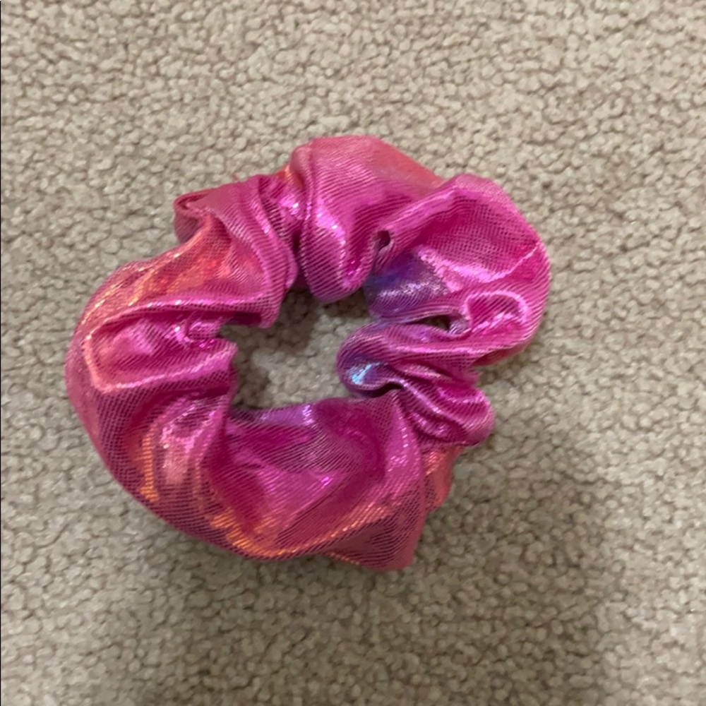 Metallic scrunchie